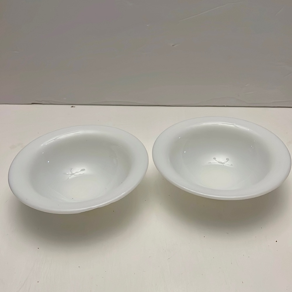 Vintage Pyrex 6 Inch Lipped cereal Bowls